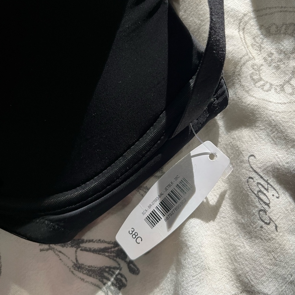 Adore Me Raka Contour Bra - Picture 6 of 6